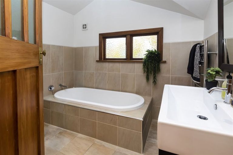 Photo of property in 36 Leinster Road, Merivale, Christchurch, 8014