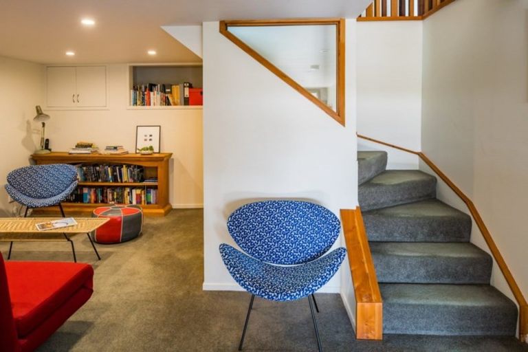 Photo of property in 42 Pukatea Street, Eastbourne, Lower Hutt, 5013