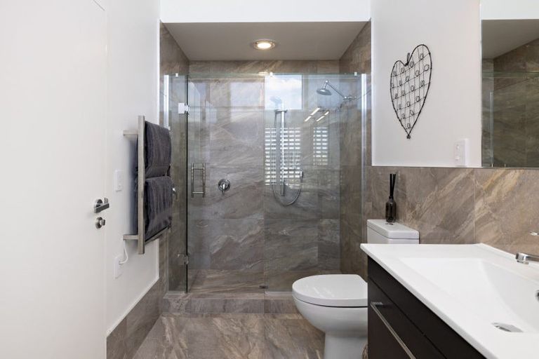 Photo of property in 112 Karewa Parade, Papamoa Beach, Papamoa, 3118