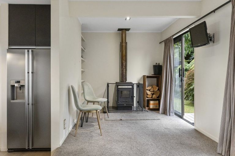 Photo of property in 817 Acacia Bay Road, Acacia Bay, Taupo, 3330