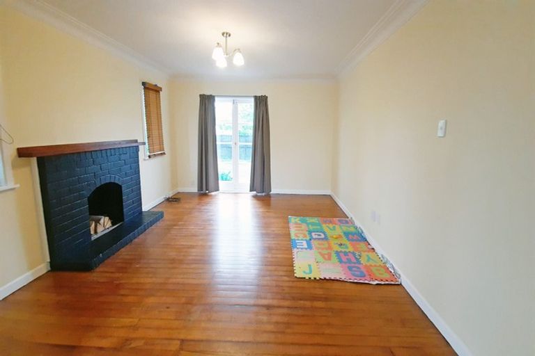 Photo of property in 15a Barbary Avenue, Kelston, Auckland, 0602