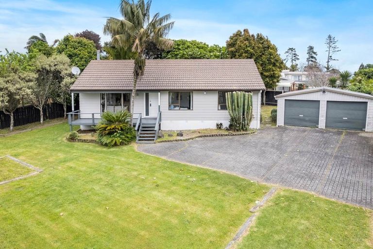 Photo of property in 24 Pinehurst Place, Wattle Downs, Auckland, 2103