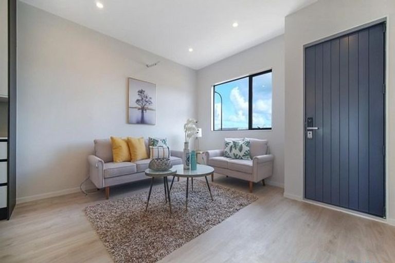 Photo of property in 9 Farranfore Road, Opaheke, Papakura, 2113