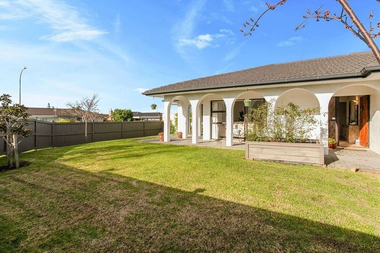 Photo of property in 8 Olena Avenue, Sunnyhills, Auckland, 2010