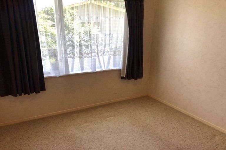 Photo of property in 17 Radiata Grove, Brown Owl, Upper Hutt, 5018