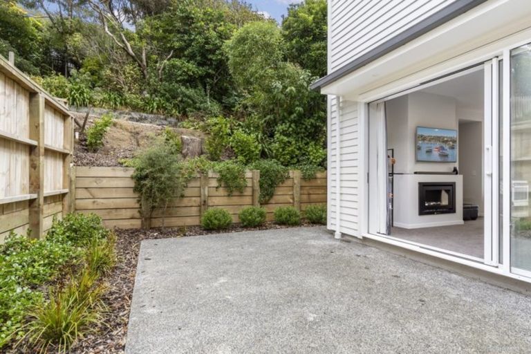 Photo of property in 56e Nicholson Road, Khandallah, Wellington, 6035