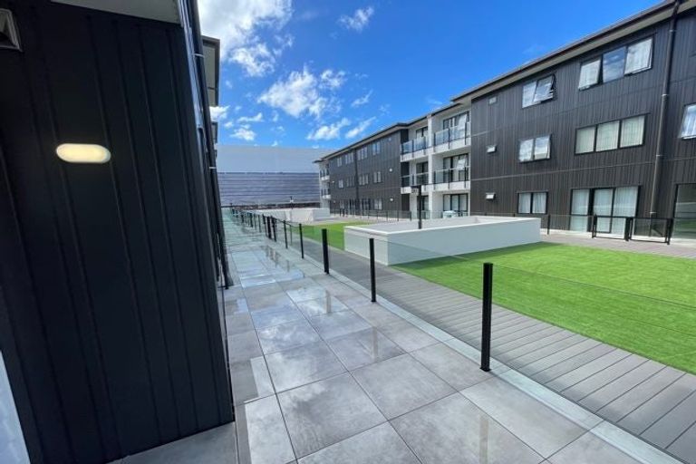 Photo of property in 19/11 Carlos Drive, Flat Bush, Auckland, 2016