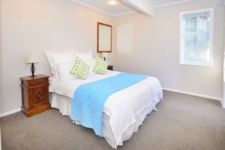 Photo of property in 17 Springtime Crescent, Stanmore Bay, Whangaparaoa, 0932