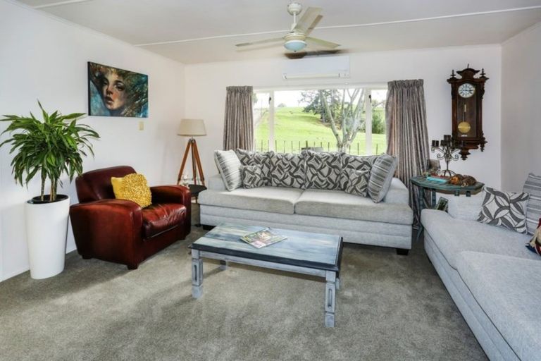 Photo of property in 45 Brewster Road, Pukekawa, Tuakau, 2696