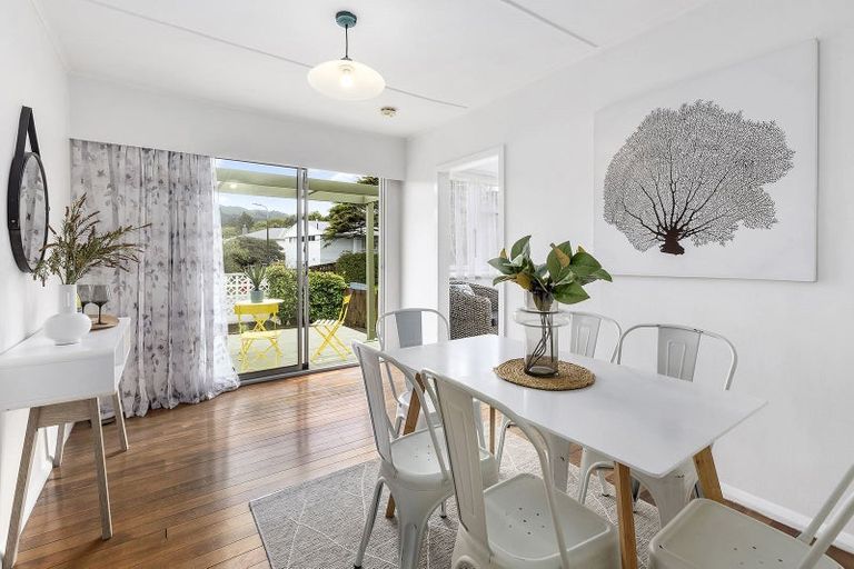 Photo of property in 12 Morgan Place, Tawa, Wellington, 5028