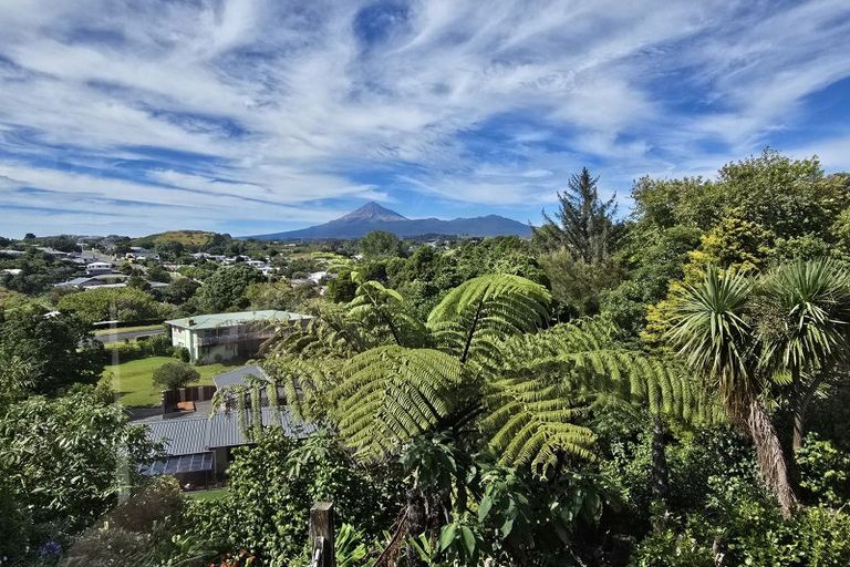 Photo of property in 35f Clearmont Crescent, Blagdon, New Plymouth, 4310