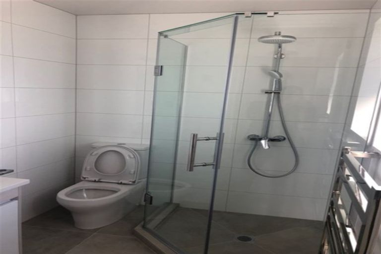 Photo of property in 2 Riroriro Close, Crofton Downs, Wellington, 6035