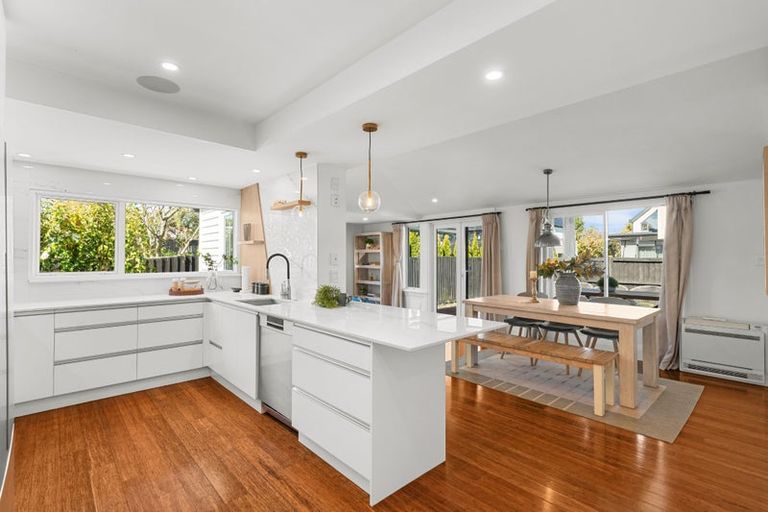 Photo of property in 16 Taylors Avenue, Bryndwr, Christchurch, 8052