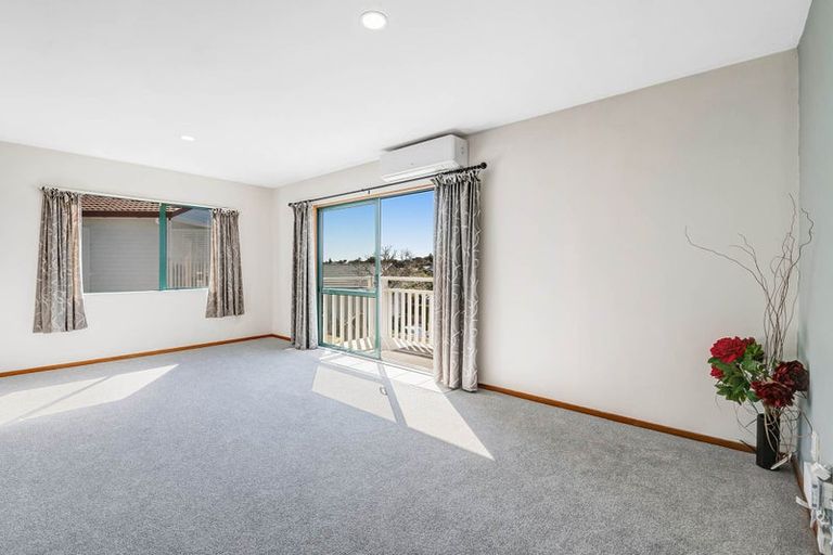 Photo of property in 14 Jean Place, Stanmore Bay, Whangaparaoa, 0932