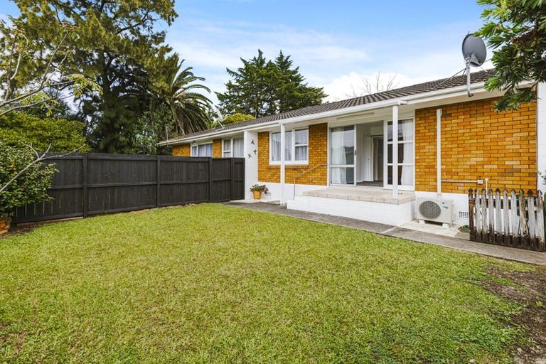 Photo of property in 2/6 Hill Road, Papatoetoe, Auckland, 2025