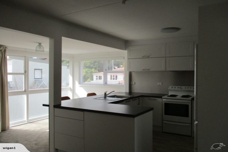 Photo of property in 6a Agra Crescent, Khandallah, Wellington, 6035