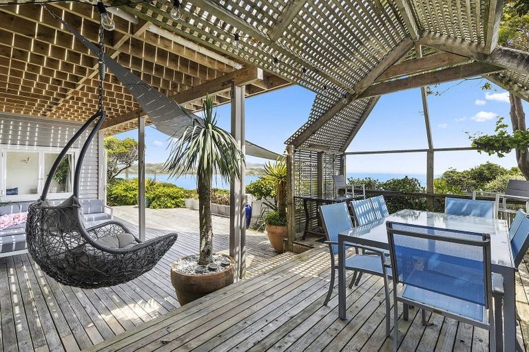 Photo of property in 58 Motuhara Road, Plimmerton, Porirua, 5026