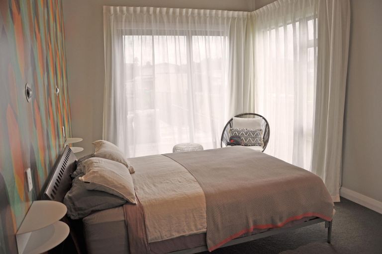 Photo of property in 52 Sandpiper Avenue, Point Wells, 0986