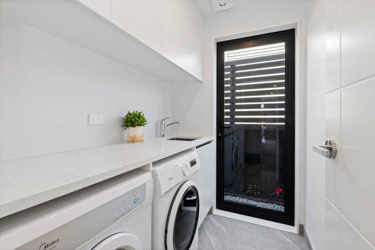 Photo of property in 12a Tiber Road, Forrest Hill, Auckland, 0620