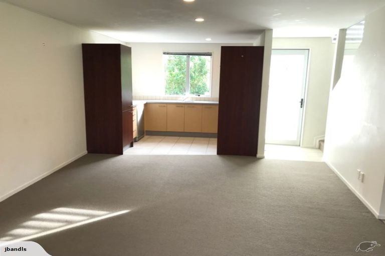 Photo of property in 32 Albionvale Road, Glen Eden, Auckland, 0602