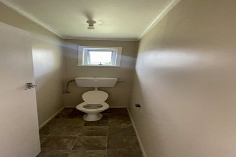 Photo of property in 34 Chislehurst Street, Henderson, Auckland, 0612