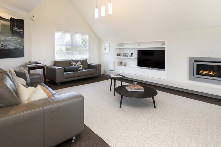 Photo of property in 13 Compass Way, Half Moon Bay, Auckland, 2012