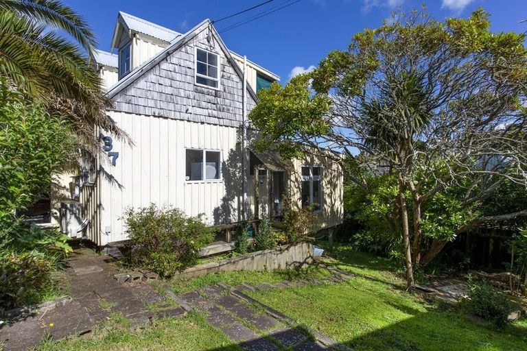 Photo of property in 37 Makiri Street, Helensville, 0800