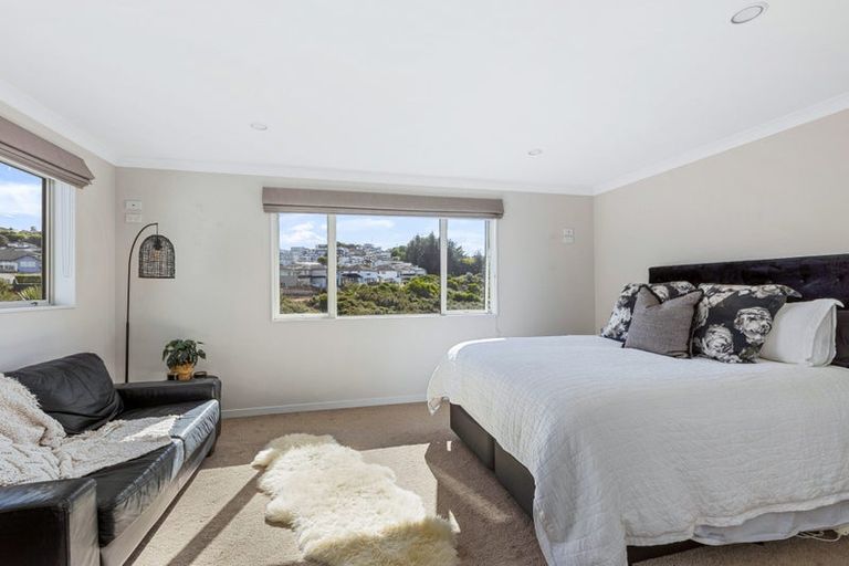 Photo of property in 9 Taraire Place, Orewa, 0931