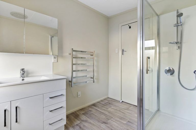 Photo of property in 10 Eastern Beach Road, Eastern Beach, Auckland, 2012