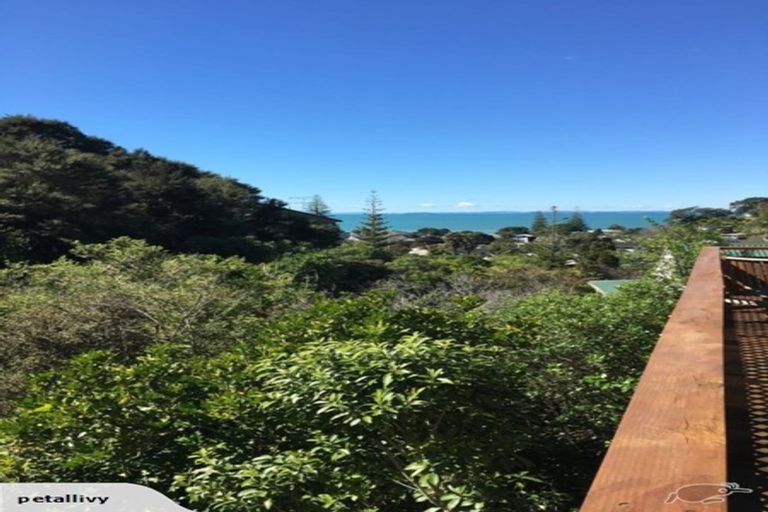 Photo of property in 32 Cochrane Avenue, Arkles Bay, Whangaparaoa, 0932
