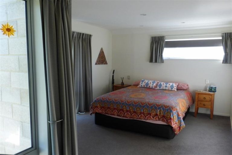 Photo of property in 21 Pavilion Crescent, Hillmorton, Christchurch, 8024