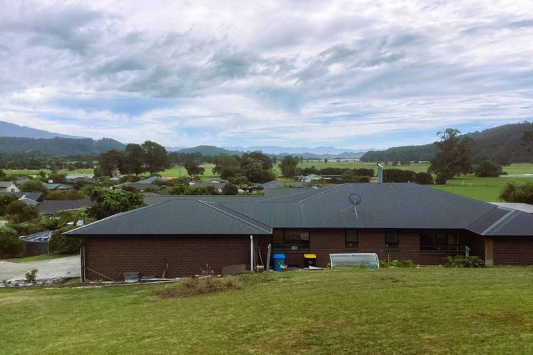 Photo of property in 25 Arapeta Place, Takaka, 7110