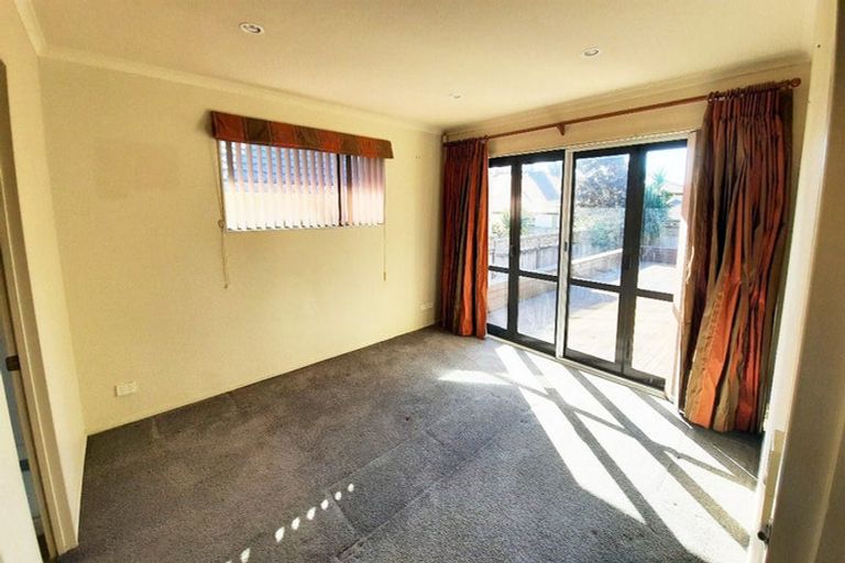 Photo of property in 131a Sturges Road, Henderson, Auckland, 0612