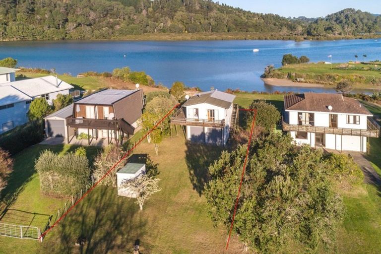 Photo of property in 69 Oyster Drive, Cooks Beach, Whitianga, 3591
