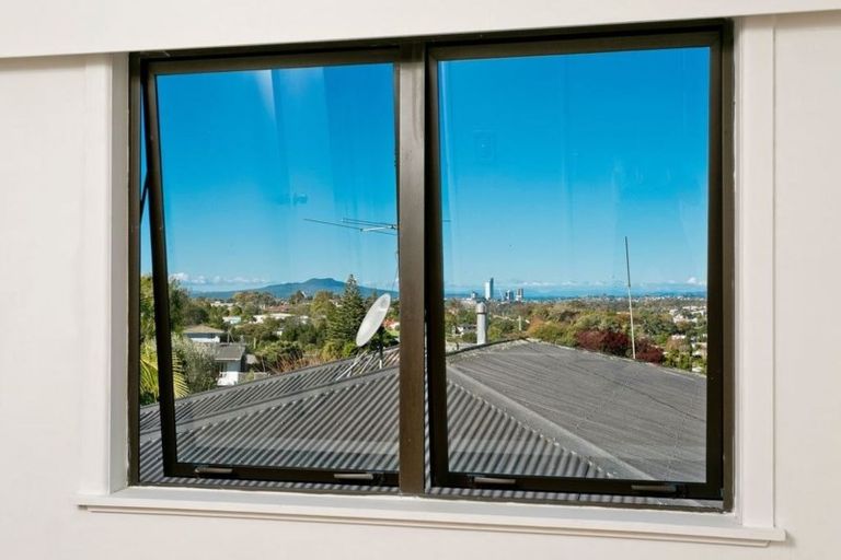 Photo of property in 7 Camelot Place, Glenfield, Auckland, 0629