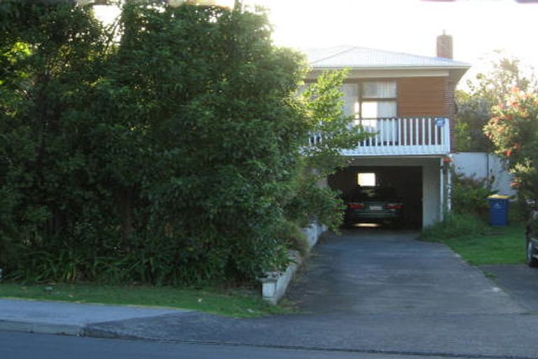 Photo of property in 24 Hepburn Road, Glendene, Auckland, 0602