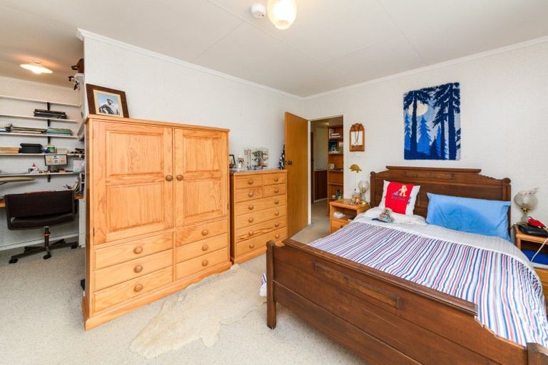 Photo of property in 16 Clifton Terrace, Fitzherbert, Palmerston North, 4410