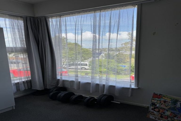 Photo of property in 17 Edgeworth Road, Glenfield, Auckland, 0629