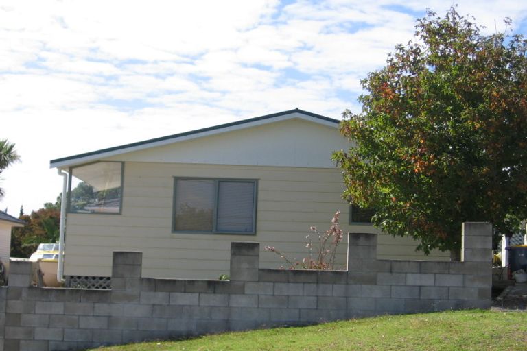 Photo of property in 17 Rothesay Bay Road, Rothesay Bay, Auckland, 0630