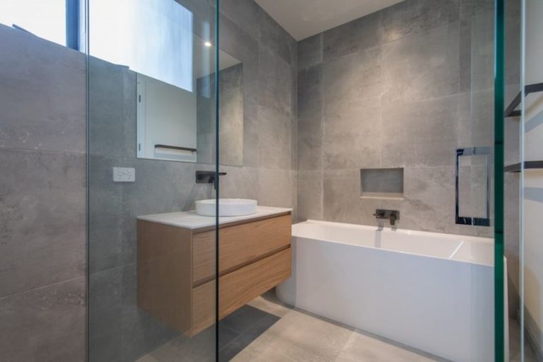 Photo of property in 33 Obelisk Street, Wanaka, 9305