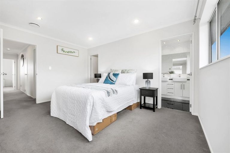 Photo of property in 56 Hughs Way, Flat Bush, Auckland, 2019