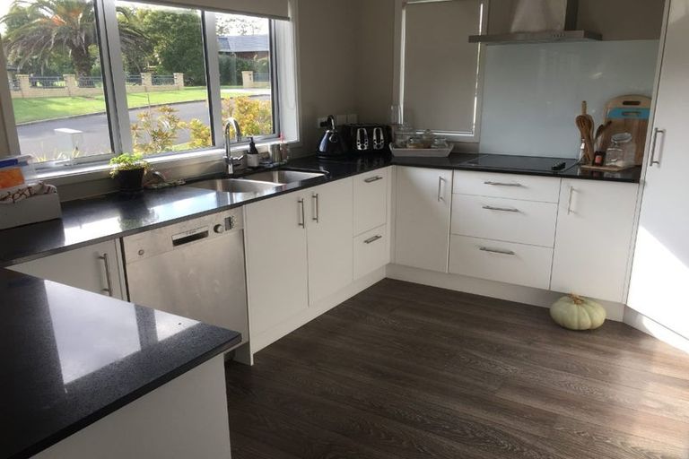 Photo of property in 29 Applemoors Way, Riverhead, 0820