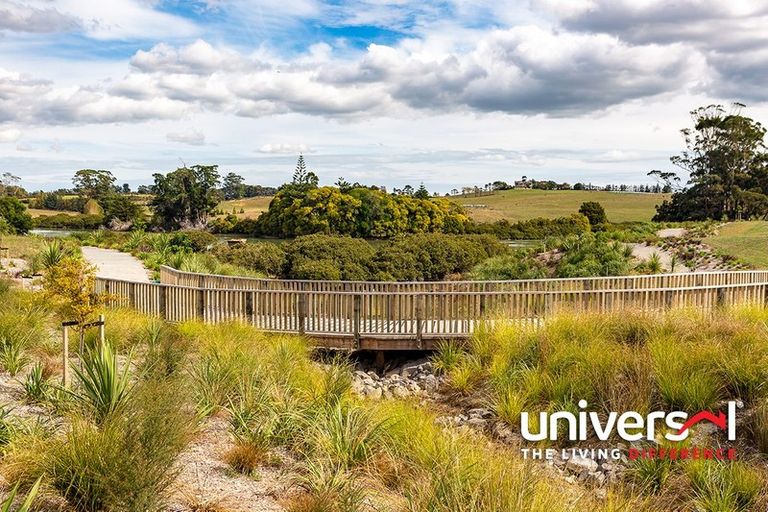 Photo of property in 4d Nohoanga Road, Karaka, Papakura, 2113