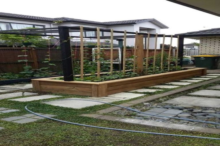 Photo of property in 9 Walnut Lane, Browns Bay, Auckland, 0630