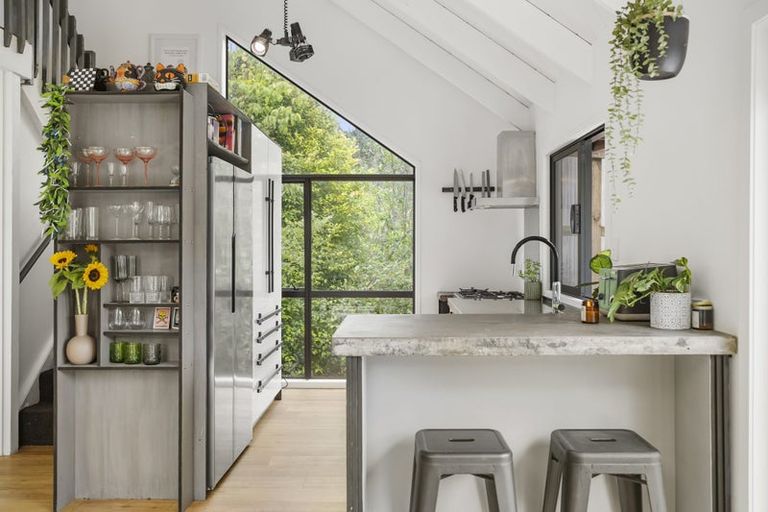 Photo of property in 43 Phillip Avenue, Glen Eden, Auckland, 0602