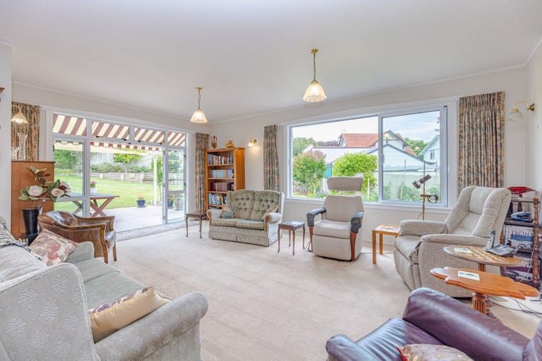 Photo of property in 6 Grey Street, College Estate, Whanganui, 4500