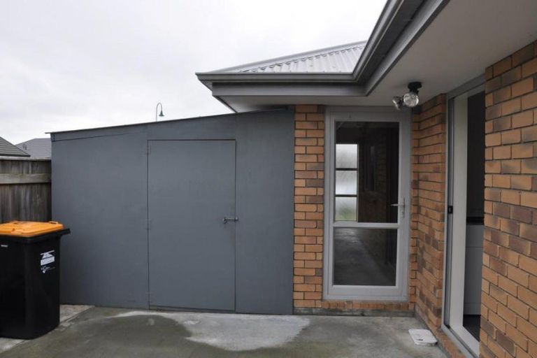 Photo of property in 51 Tennyson Avenue, Kelvin Grove, Palmerston North, 4414