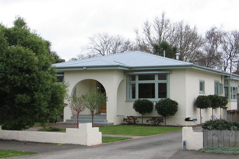 Photo of property in 43 Dahlia Street, Palmerston North, 4410