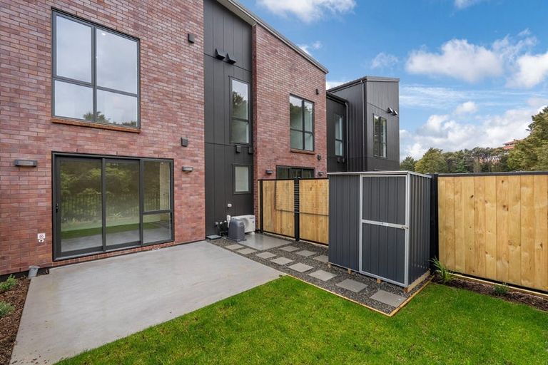 Photo of property in 24 Te Aniwaniwa Terrace, Albany, Auckland, 0632