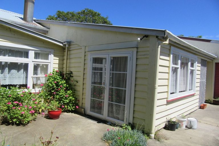 Photo of property in 6 Severn Street, Waitotara, Whanganui, 4588